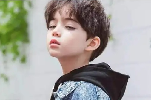 洋氣好聽時尚的男孩名字：獨特又大氣（奕軒、浩宸）